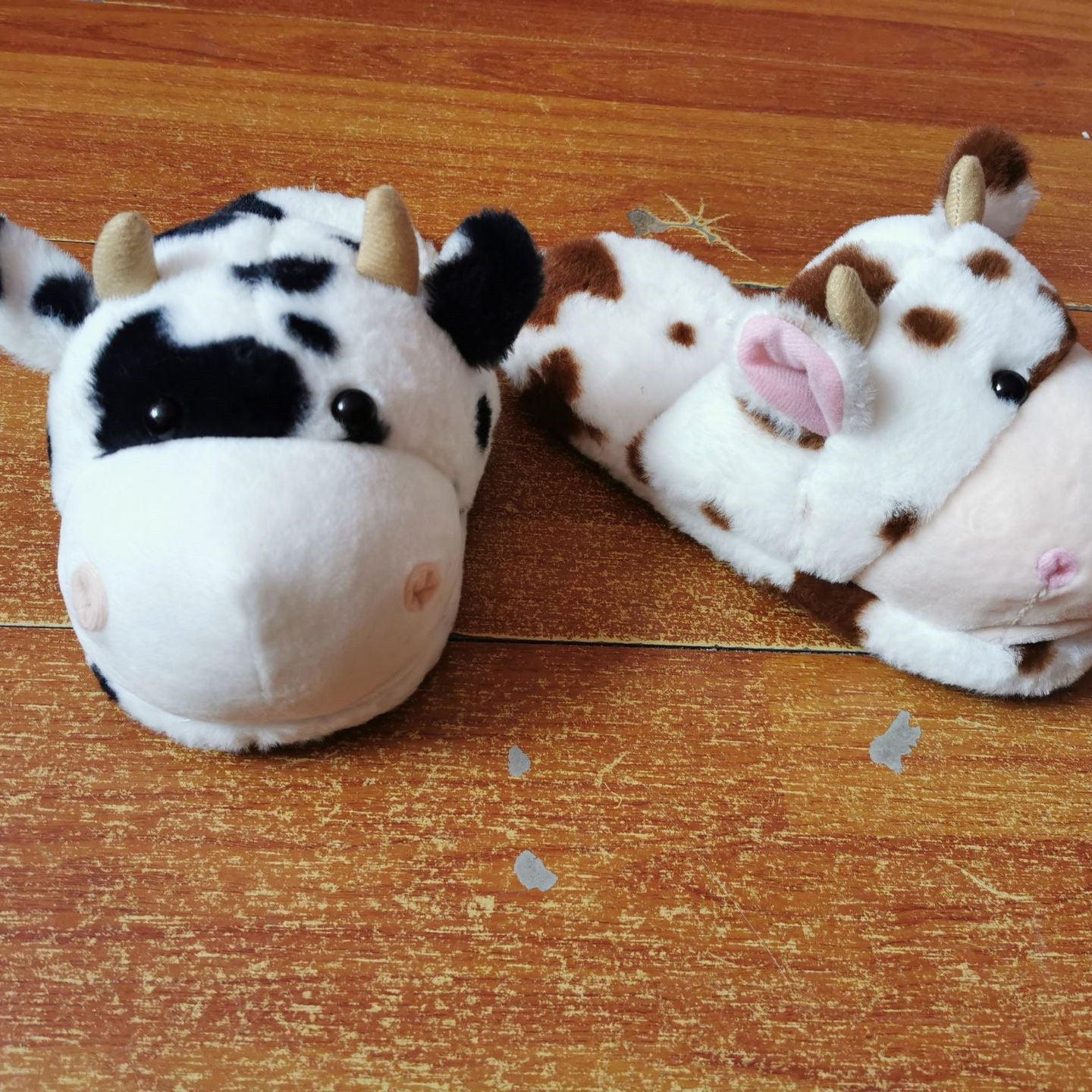 Women's Fashion Cute Cows Plush Slippers