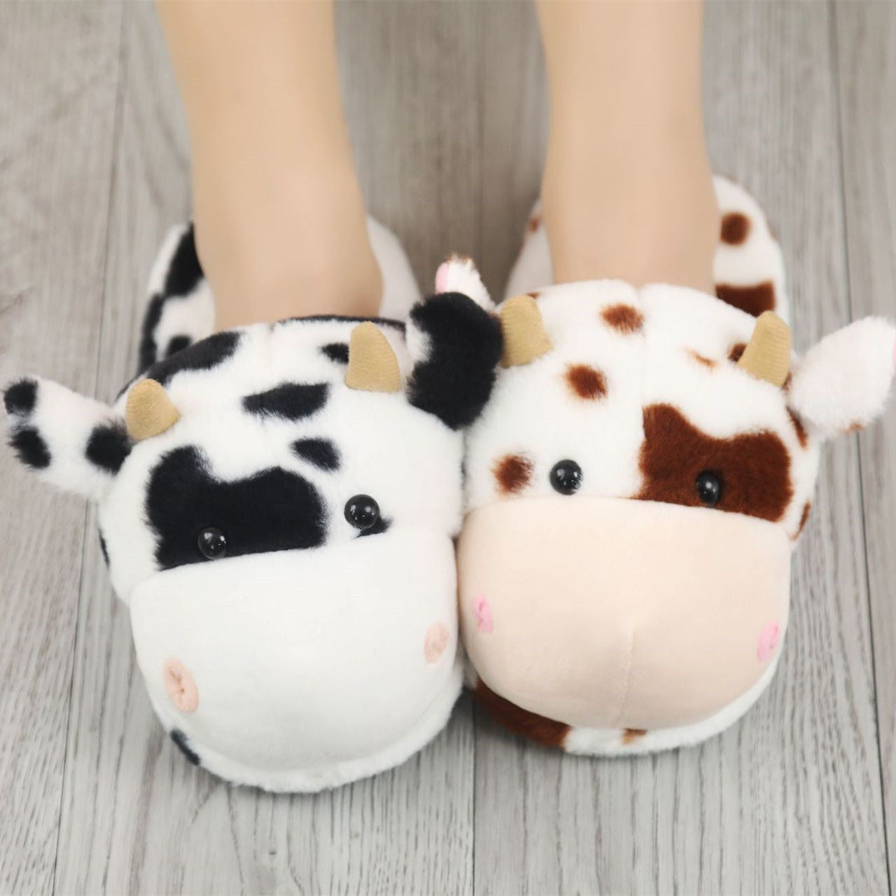 Women's Fashion Cute Cows Plush Slippers