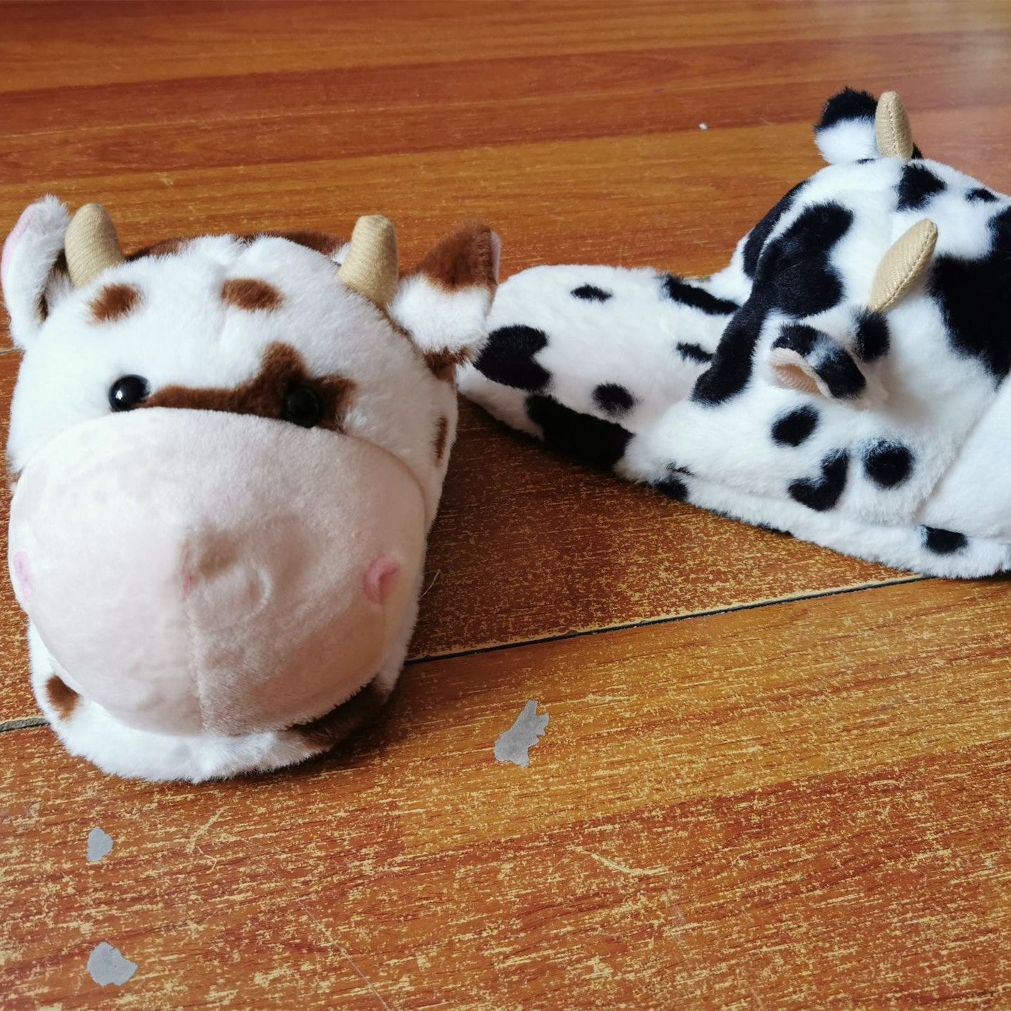 Women's Fashion Cute Cows Plush Slippers